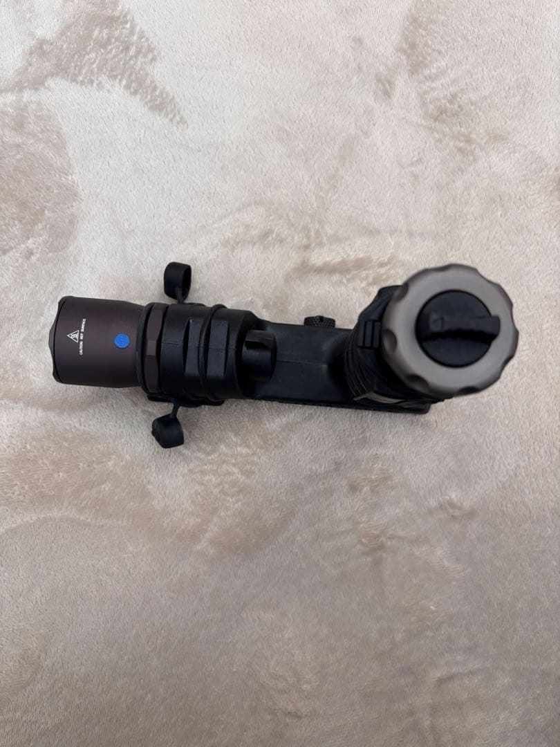 激レアSUREFIRE M900Aブルー フォアグリップウェポンライト 旧型