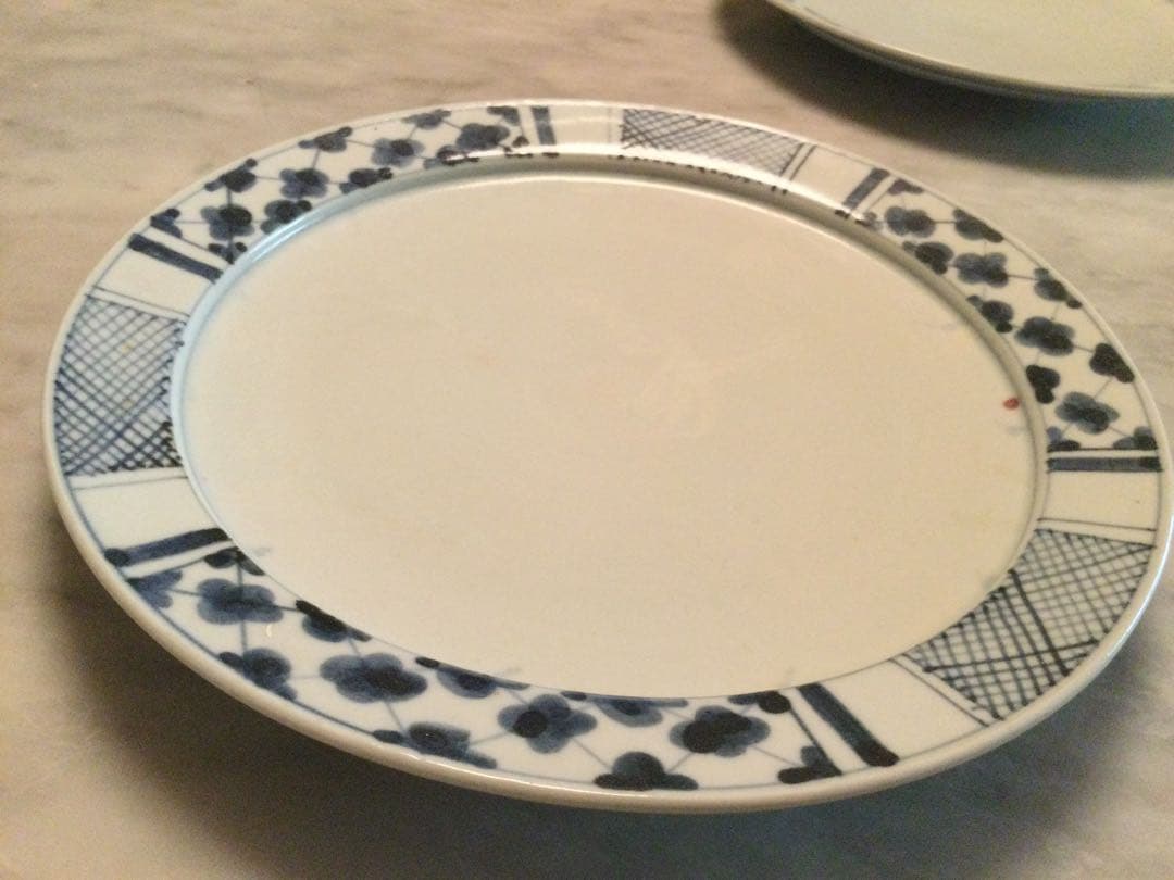 染付　平皿2枚セット　岡晋吾　白磁