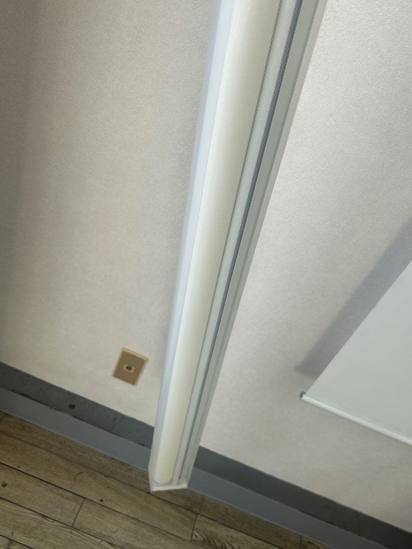 ロールスクリーン 180cm x 180cm アイボリー