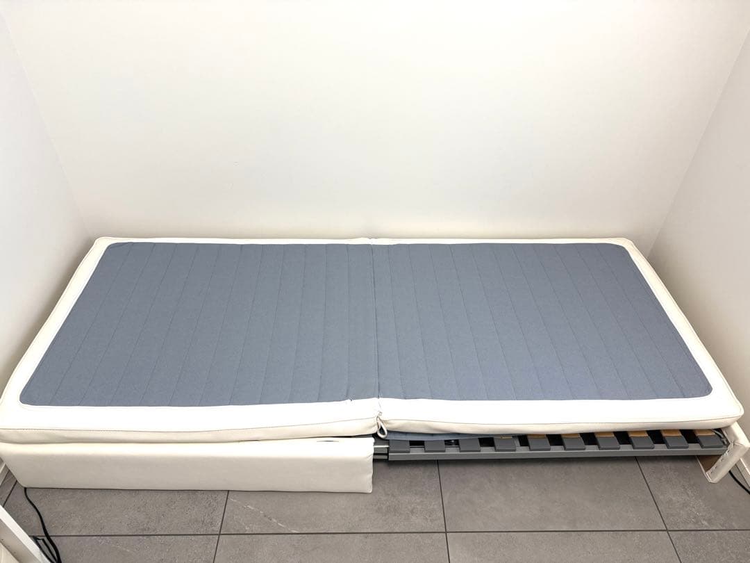 イケア/ソファベッド/ VALLENTUNA ヴァレントゥナ/ホワイト/レザー