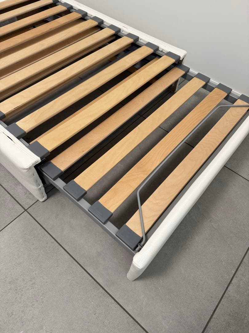 イケア/ソファベッド/ VALLENTUNA ヴァレントゥナ/ホワイト/レザー