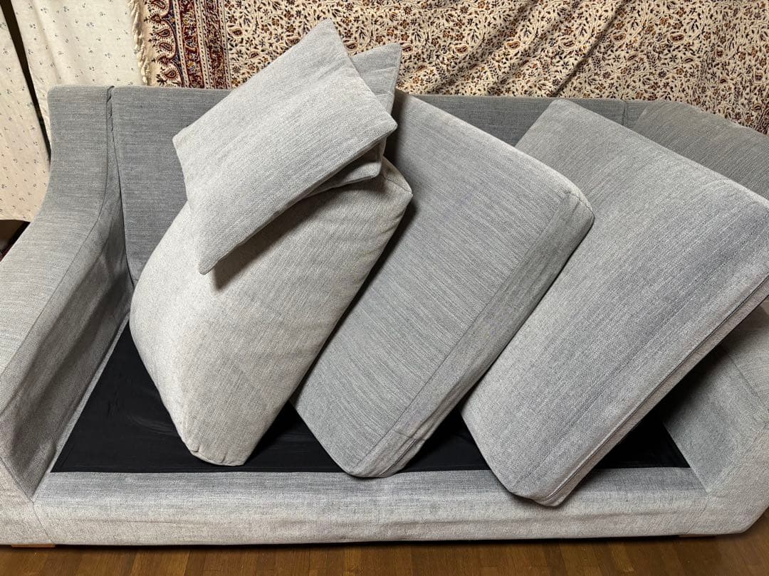 ノイエス ソファ