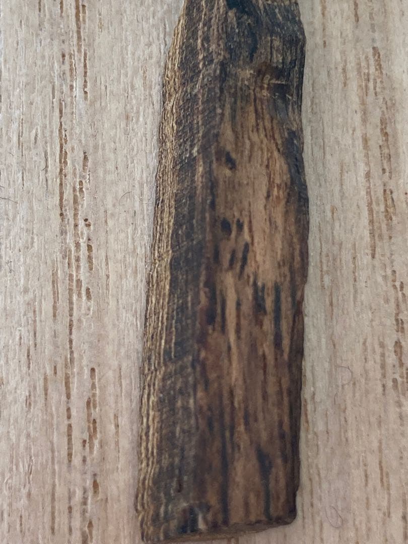 沈水 沈香 香木 極上タニ　2.85グラム