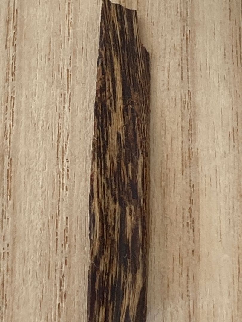 沈水 沈香 香木 極上タニ　2.85グラム