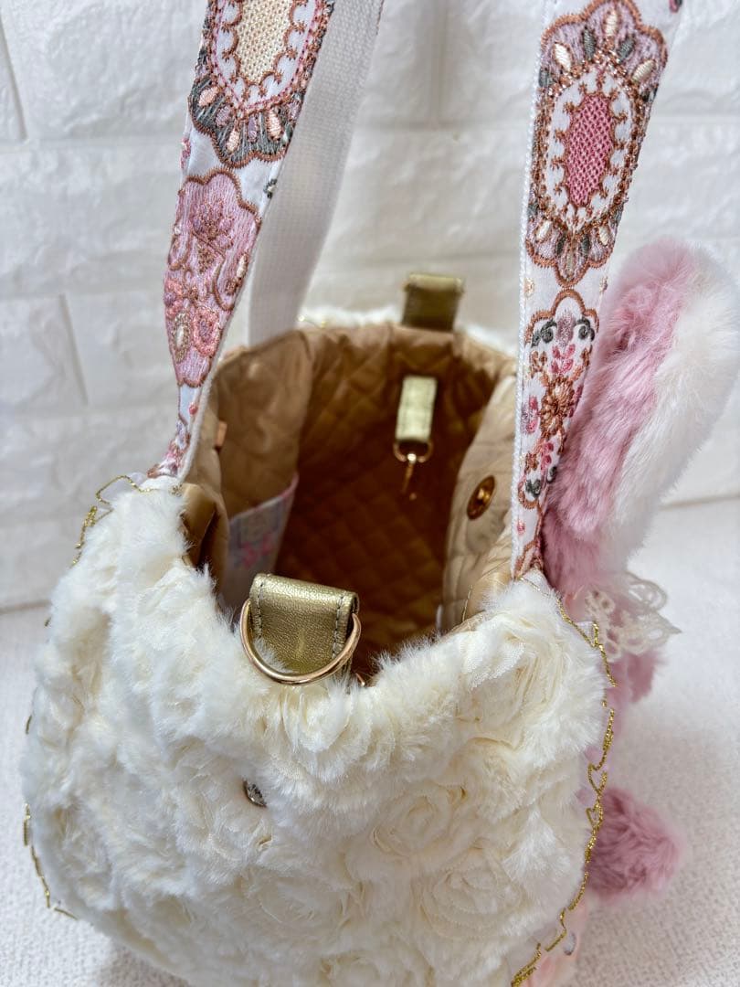 く*さ様 コヤンイサムチョン　ハンドメイド　 ファーバッグ　ルミちゃん　ピンクう