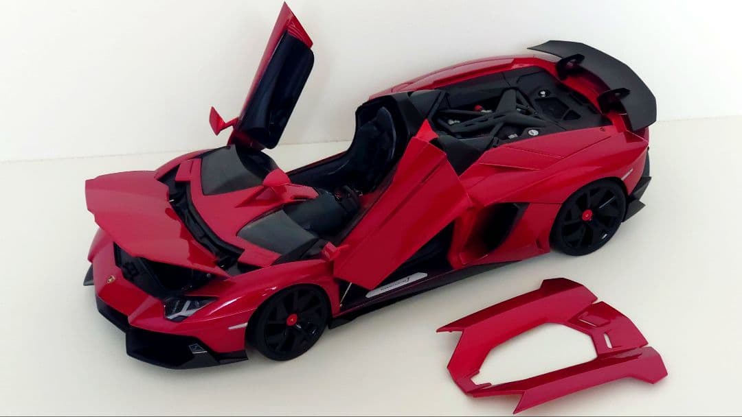 ランボルギーニ　アヴェンタドール J（レッド）