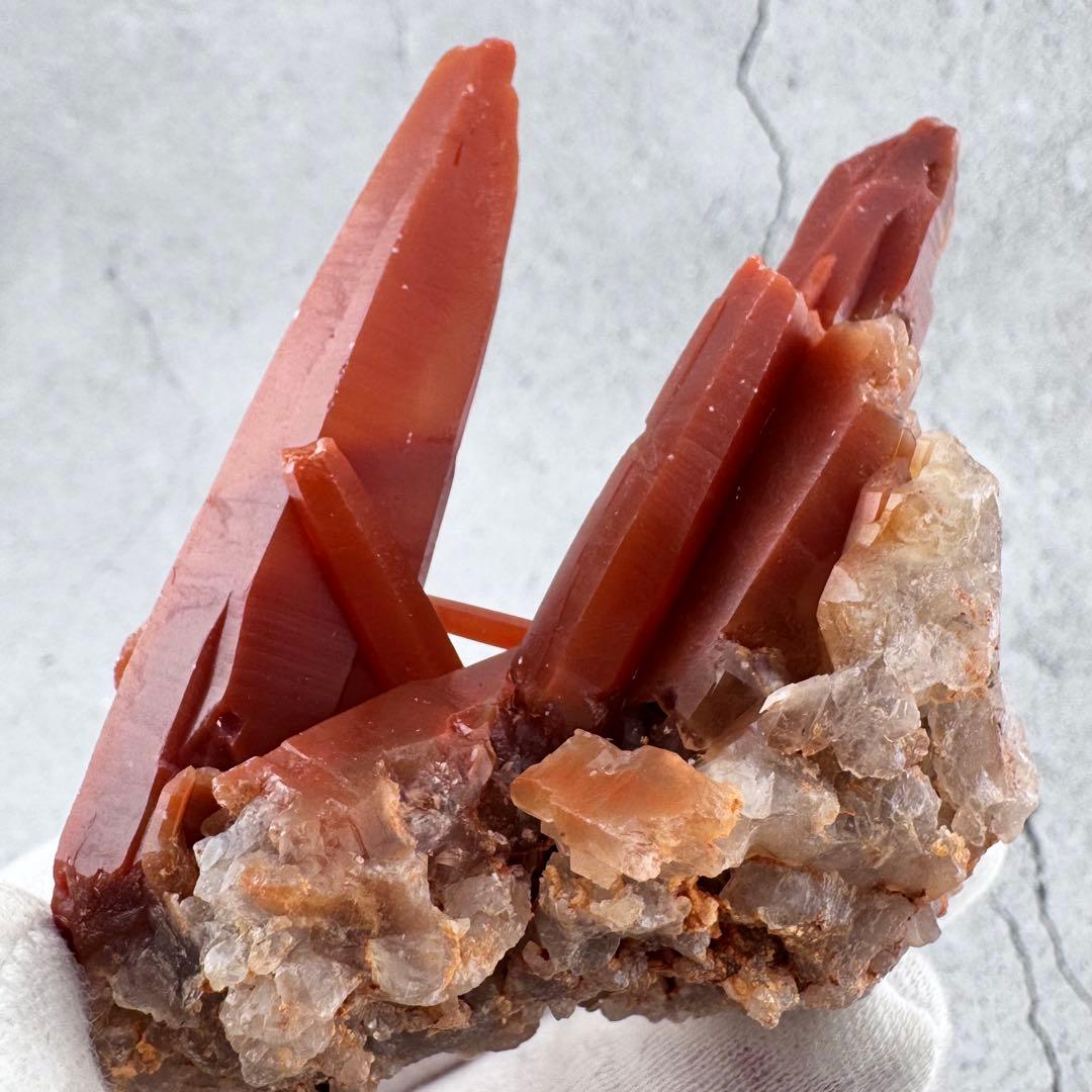 G-57マダガスカル産 赤水晶 クラスター 天然石　レッドクォーツ 希少原石