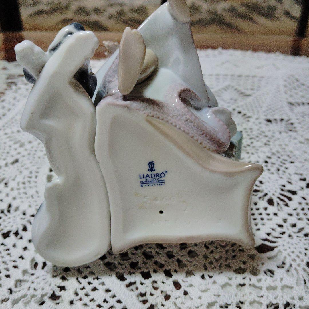 リヤドロ陶器製女性 電話と犬付き