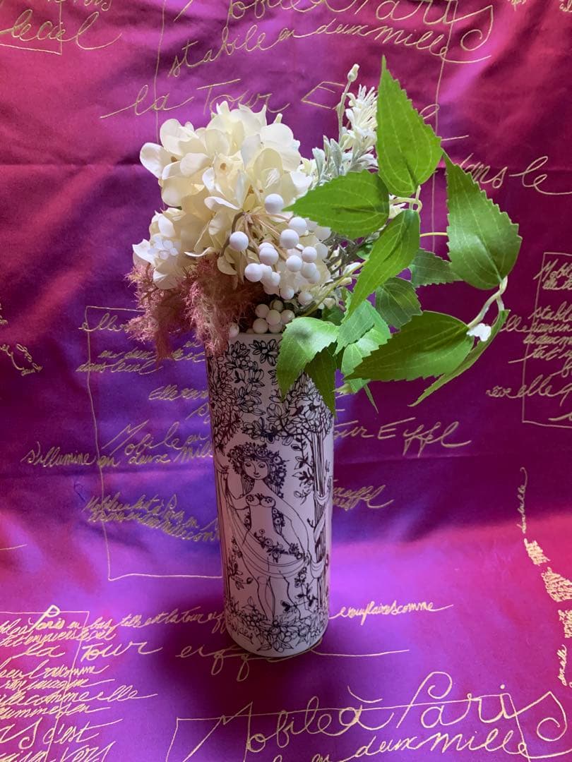 ビヨンヴィンブラッド　ニモール窯の高さ27㎝の大型ビンテージ可愛い少女３人柄花瓶