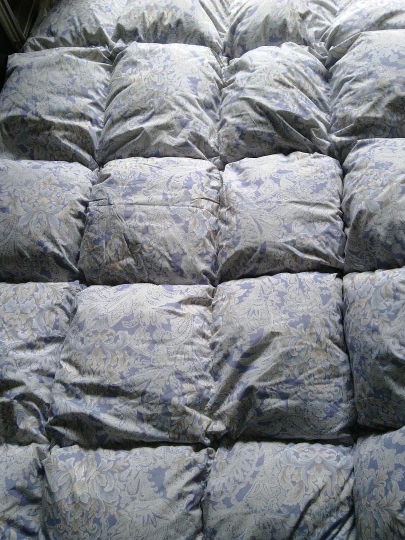 「新品・未使用」羽毛布団　日本製　ロイヤルゴールド　ダウン９３％　フェザー７％