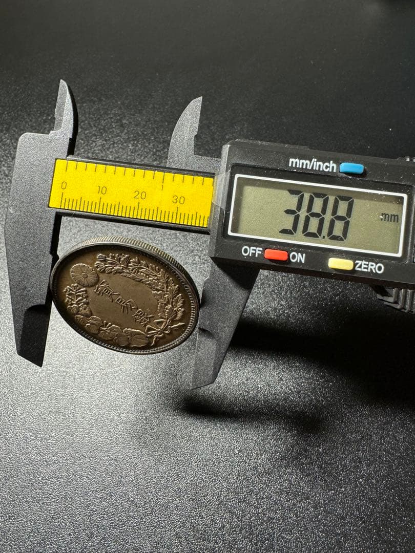 貿易銀　明治ハ年　古銭　 詳細な画像は最後にありますSV900 銀900