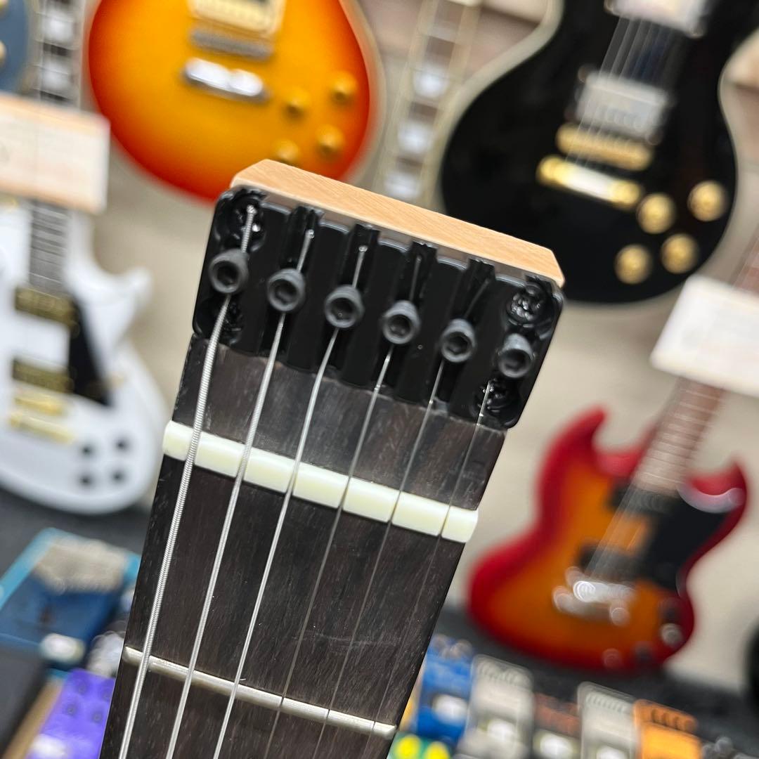 11130】【新品】 ヘッドレスギター 汎用ケース付き シルバー - メルカリ