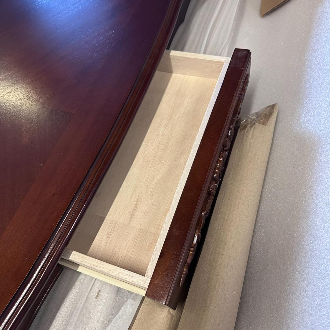 【新品・未使用】　モダンクラシカル　ダイニングテーブル　マホガニー　幅135