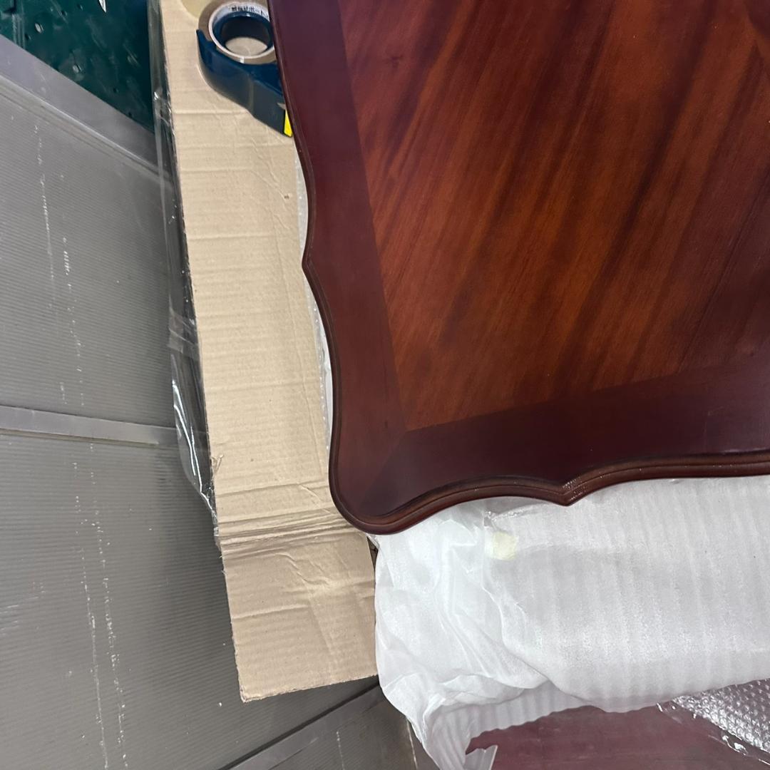 【新品・未使用】　モダンクラシカル　ダイニングテーブル　マホガニー　幅135