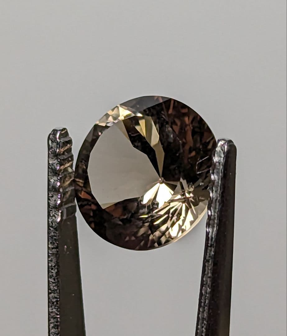 天然フェルドスパー 2.46ct シャンパンカラー