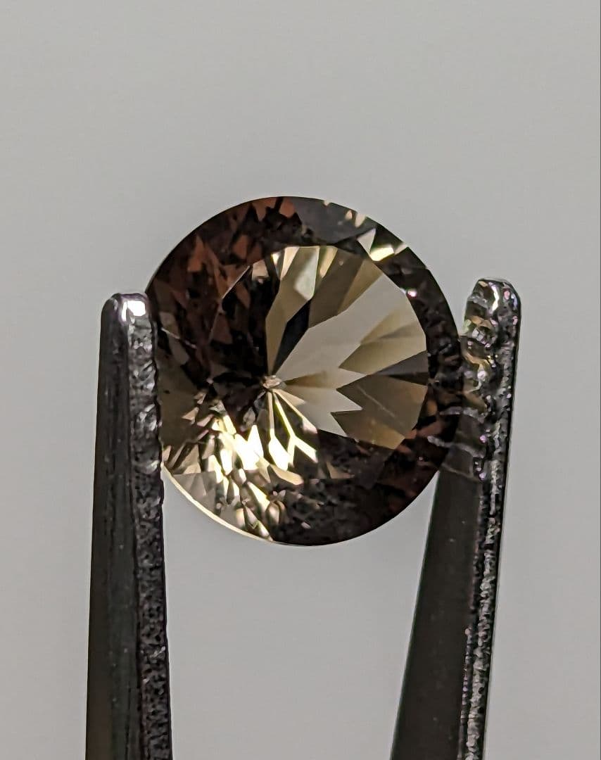 天然フェルドスパー 2.46ct シャンパンカラー