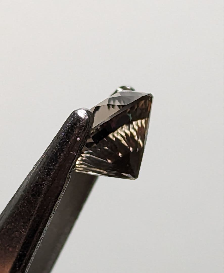 天然フェルドスパー 2.46ct シャンパンカラー