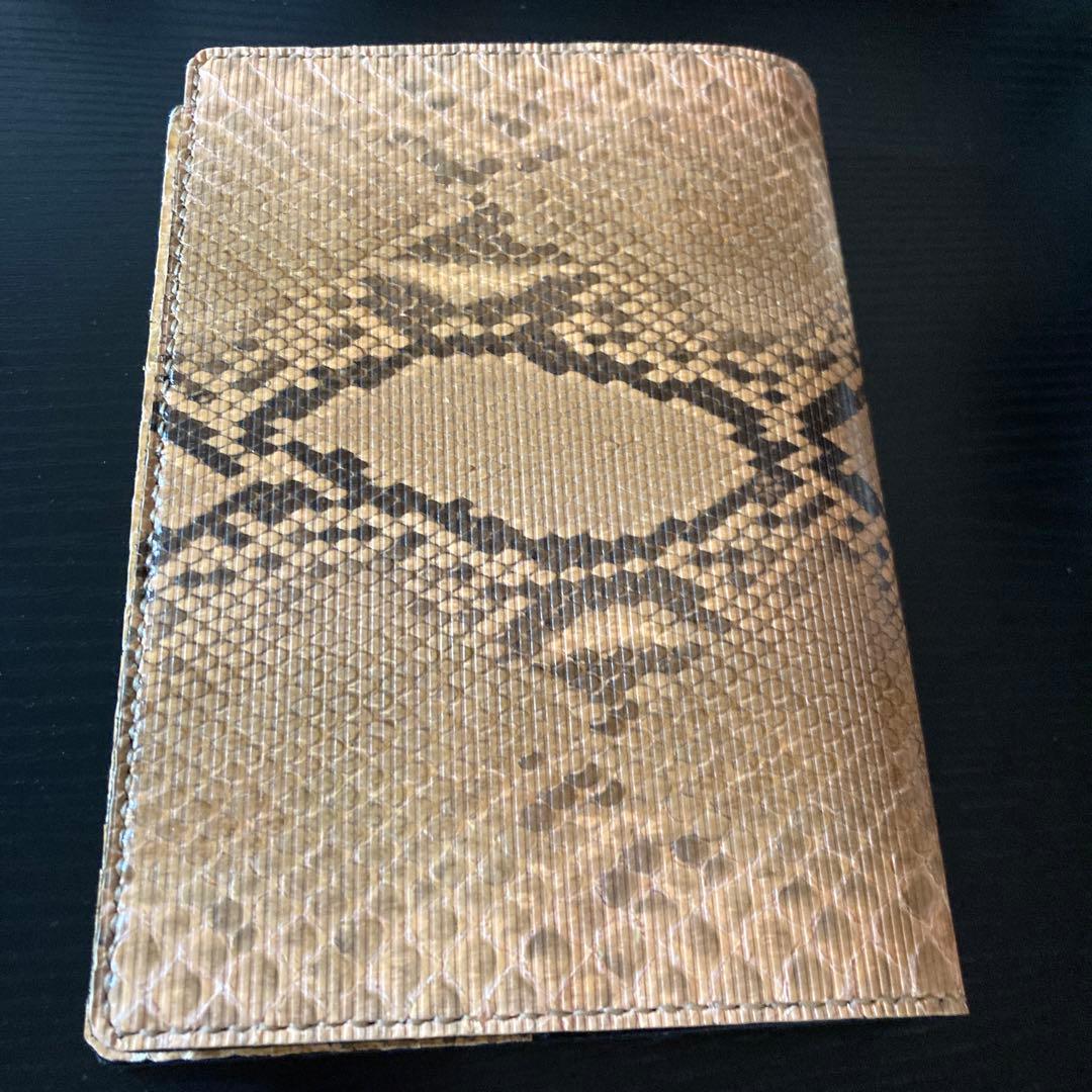 ダイヤモンドパイソンa5手帳カバー