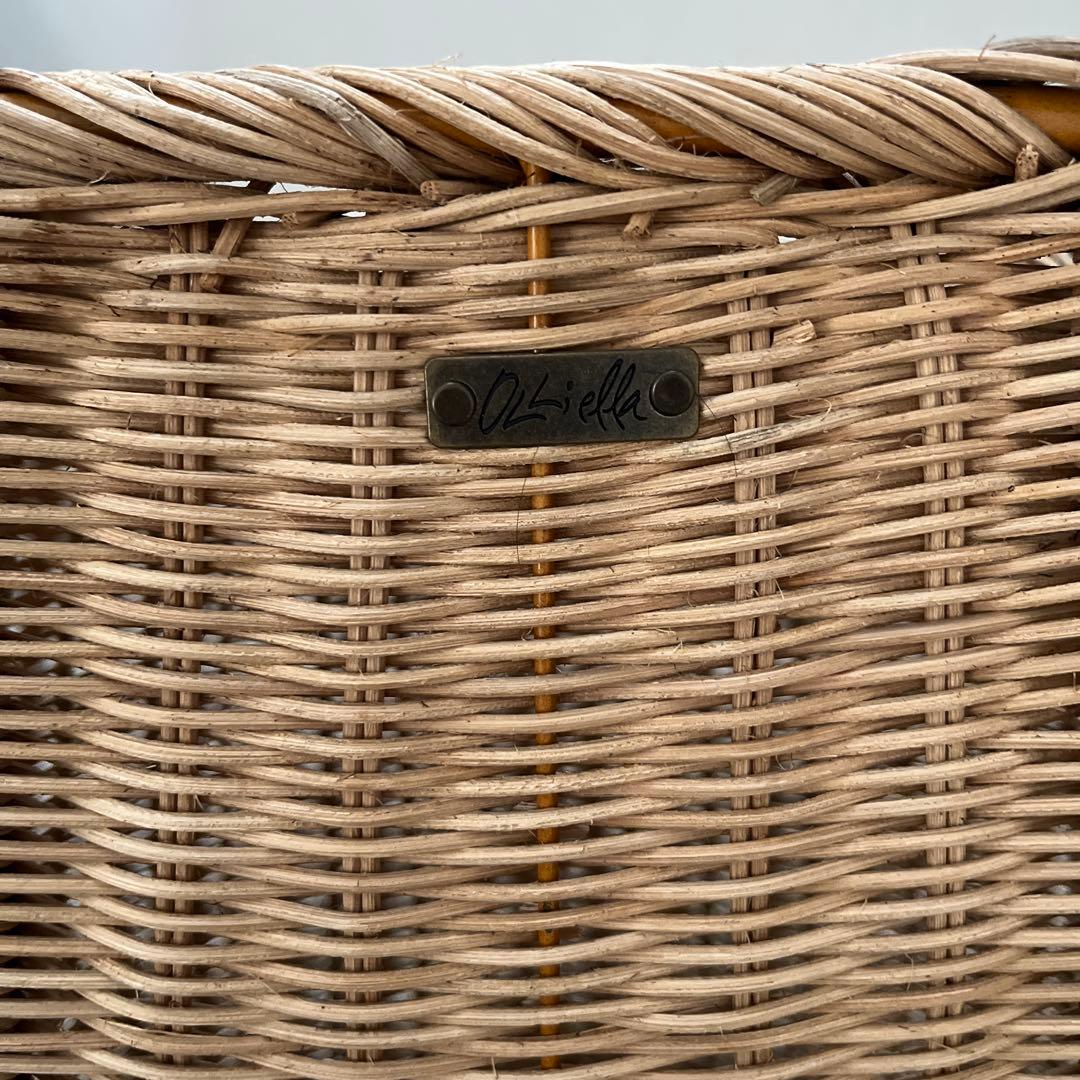 オリエラ　キャスター付きラタンバスケット 大きめ