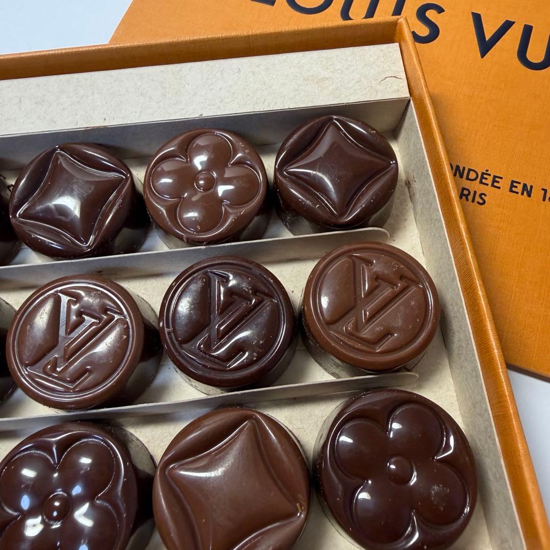 ルイヴィトン チョコレート 12個入り パリ限定 バレンタイン