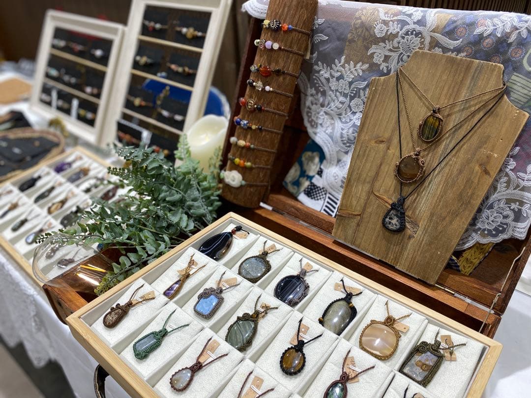 太古のロマン＊ヌーマイト天然石マクラメネックレス/ヒーラーのお守り