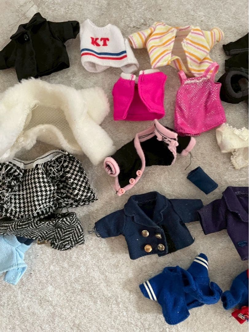 w*r様 90年代物☆ハローキティお着替えセット - メルカリ