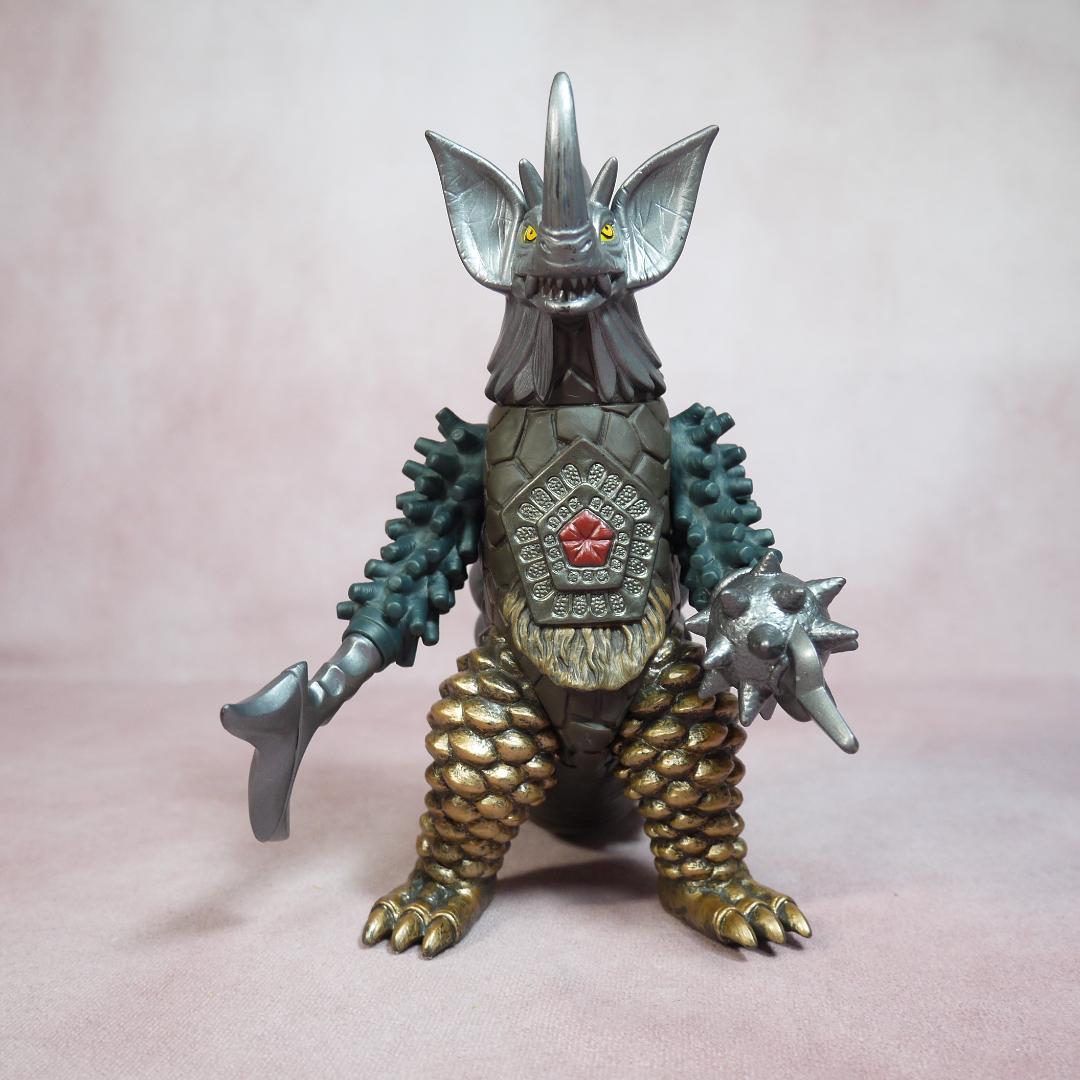 ウルトラ怪獣シリーズDX タイラント ソフビ - メルカリ