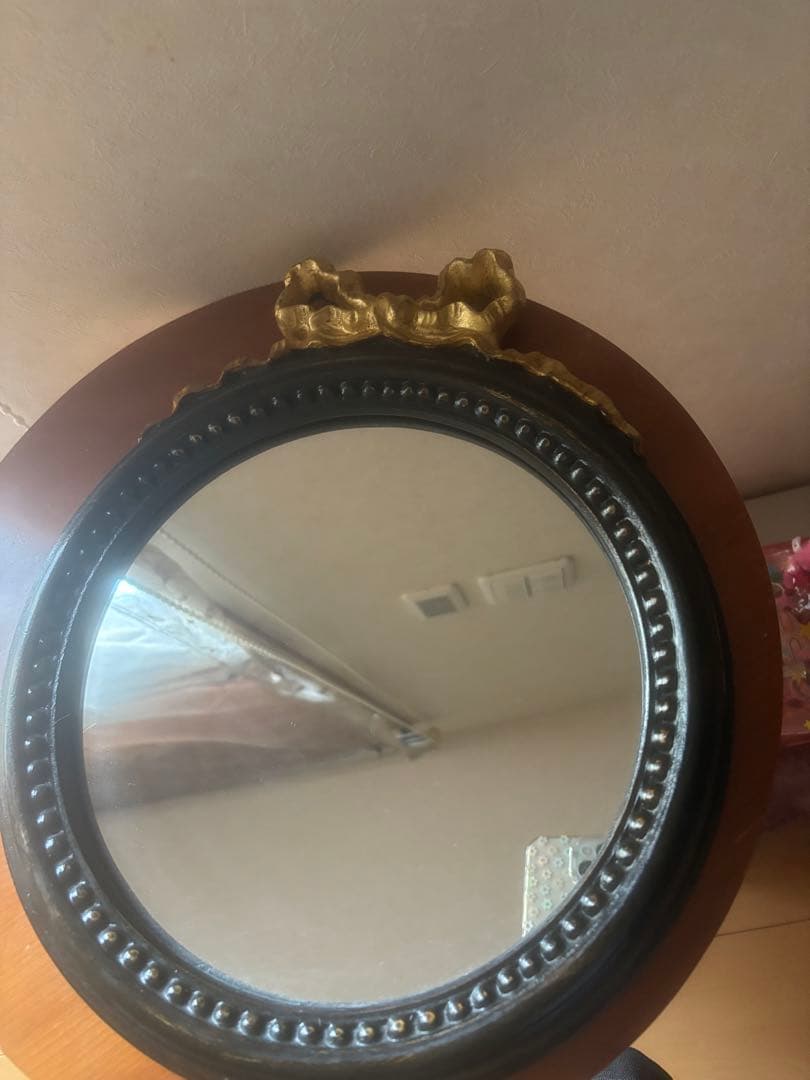 クアラントットノベルティミラー黒と金のリボン装飾