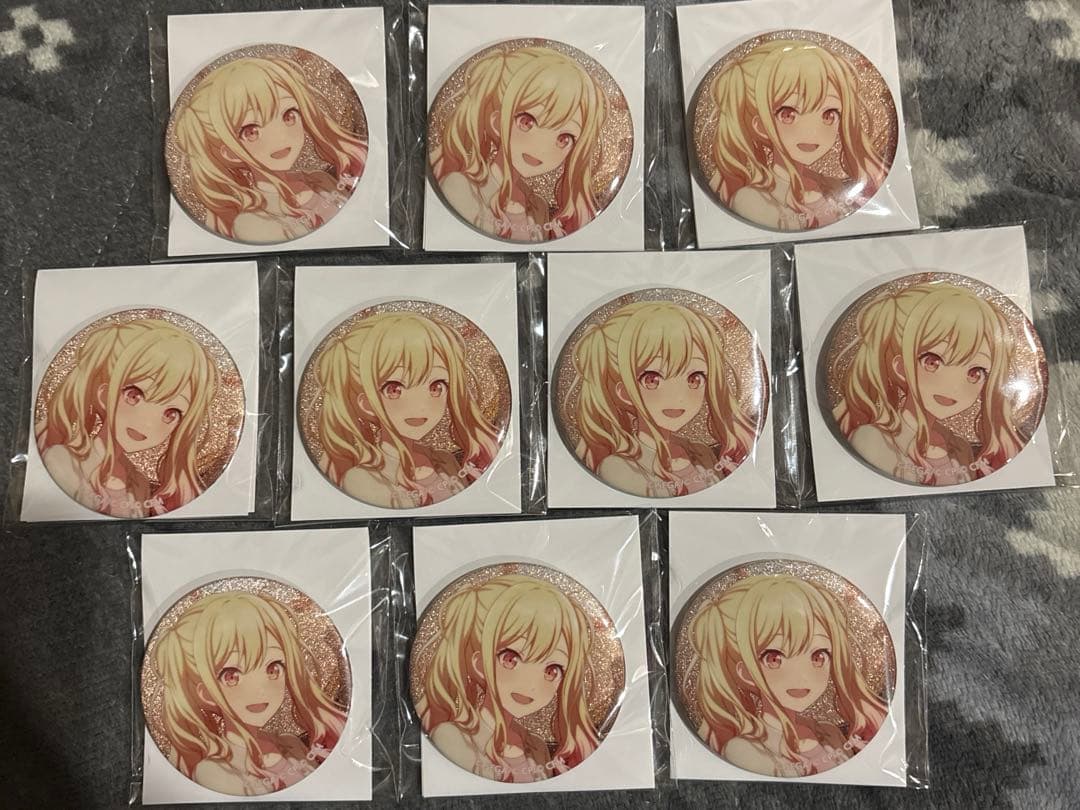 プロセカ 天馬咲希 グリッター缶バッジ 47b - メルカリ