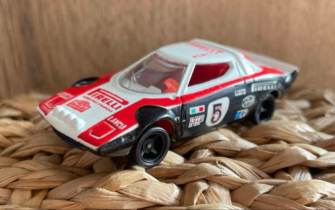 トミカ〉 F19 ランチア ストラトス ラリータイプ ホビーショウ(日本製)