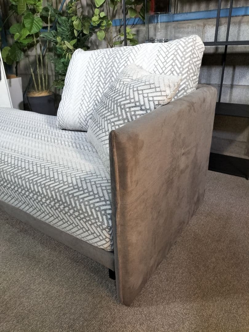 ト*ラ様 肩肘ソファ クッション付き カウチ 幅165cm モデルルーム展示品