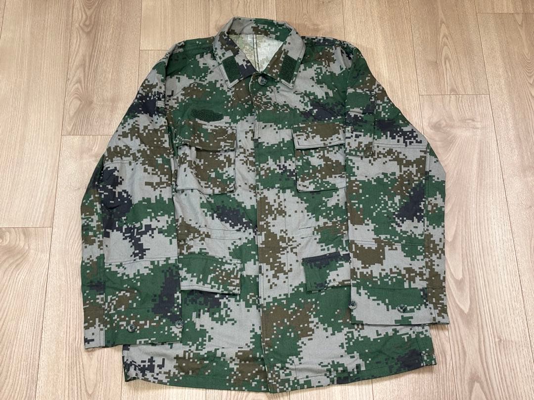 中国軍 人民解放軍 PLA 実物 官給品 07式 林地迷彩 作戦服 - メルカリ