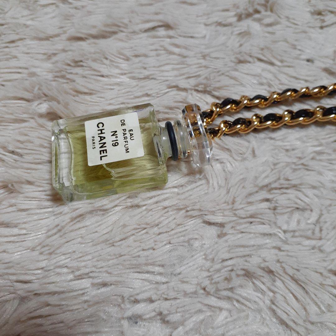 シャネル No.19 香水ボトル ネックレス アクセサリー ゴールド