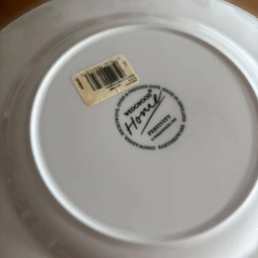 ウェッジウッド 花模様 エンボス加工 皿