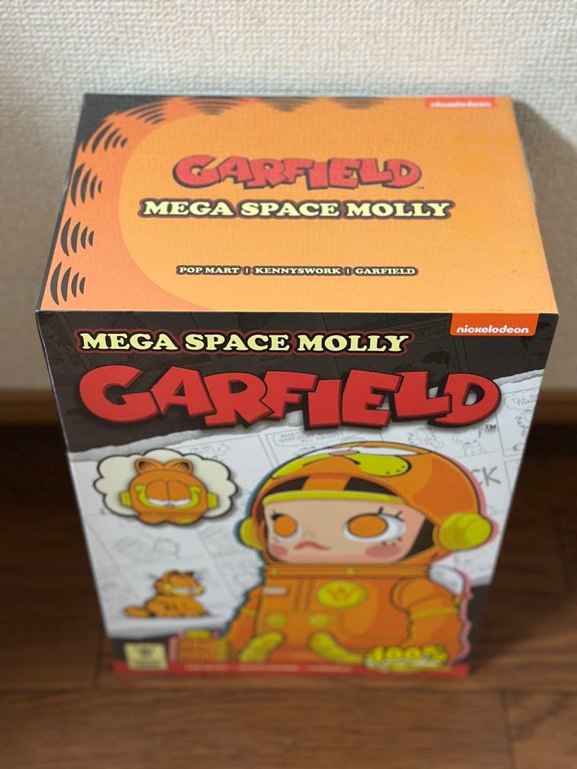 ポップマート MEGA SPACE MOLLY 400% GARFIELD
