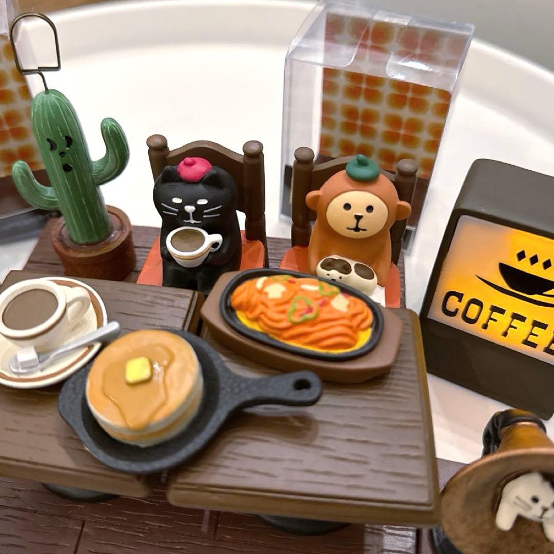 デコレ　コンコンブル　純喫茶　コンブル　喫茶店看板　サボテン　ねこ蓄音機　他