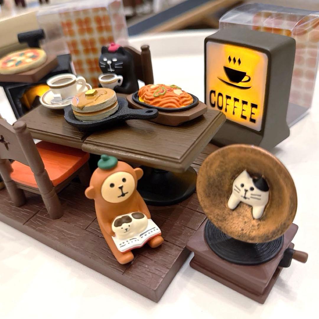 デコレ　コンコンブル　純喫茶　コンブル　喫茶店看板　サボテン　ねこ蓄音機　他