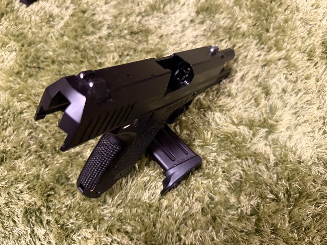 東京マルイ USPコンパクト ガスガン ブラック 付属マガジンの通販はau