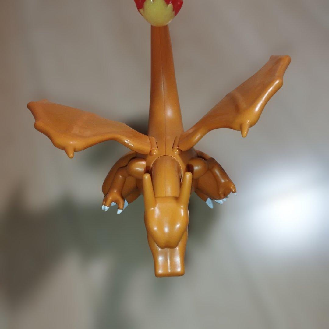 希少　ポケモンアクションフィギュア リザードン　タカラトミー