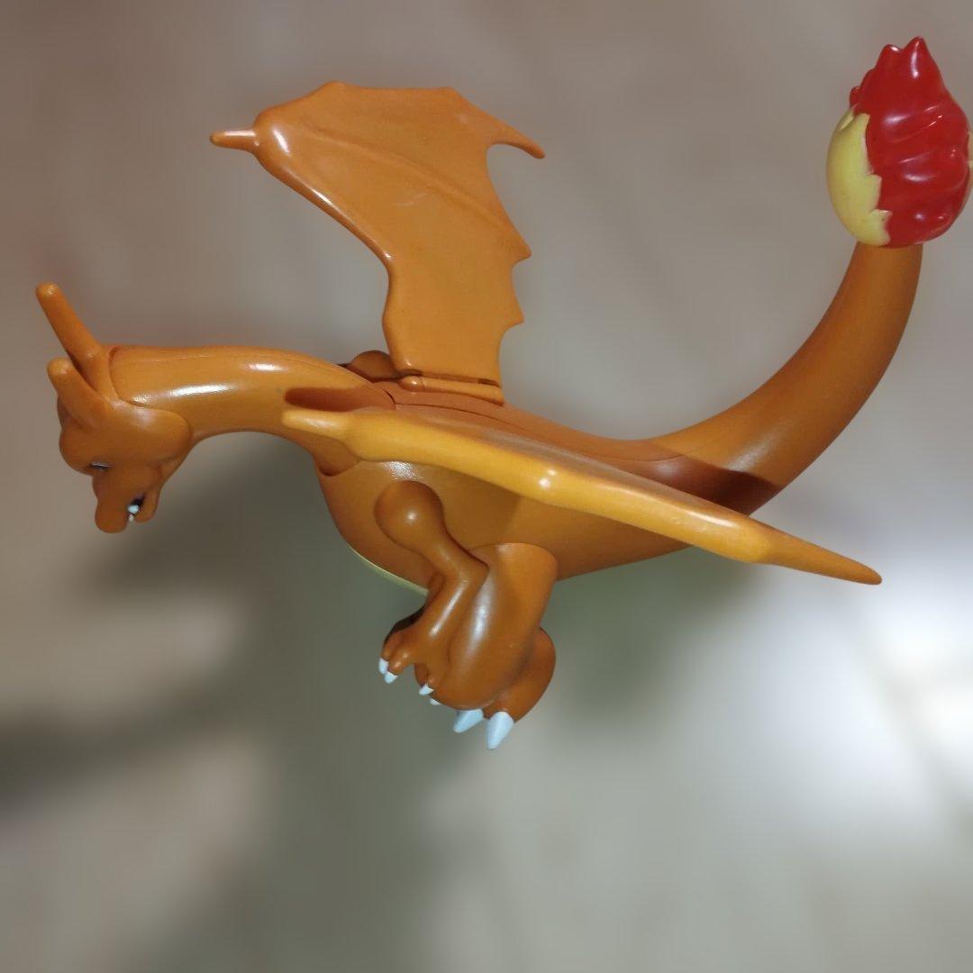 希少　ポケモンアクションフィギュア リザードン　タカラトミー