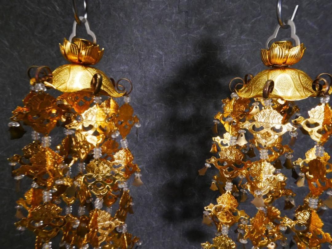 最終値下　展示未使用品　金色瓔珞　白玉付　高さ22㎝　4713