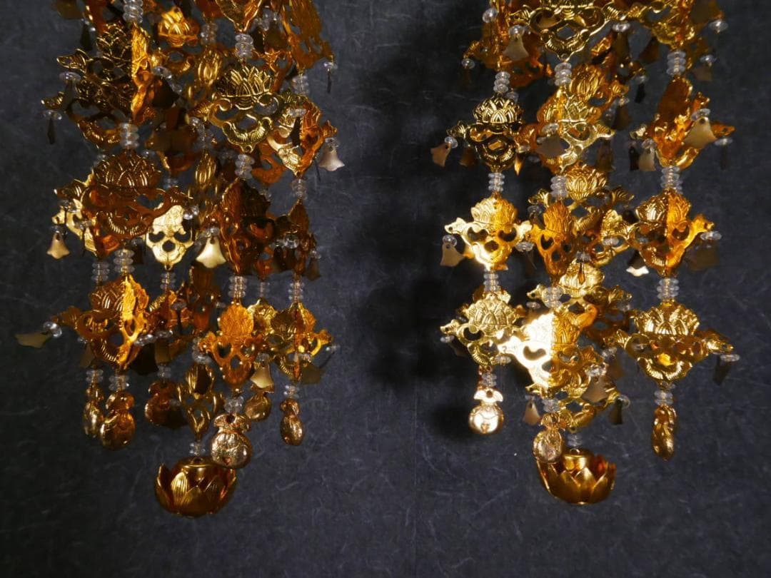 最終値下　展示未使用品　金色瓔珞　白玉付　高さ22㎝　4713