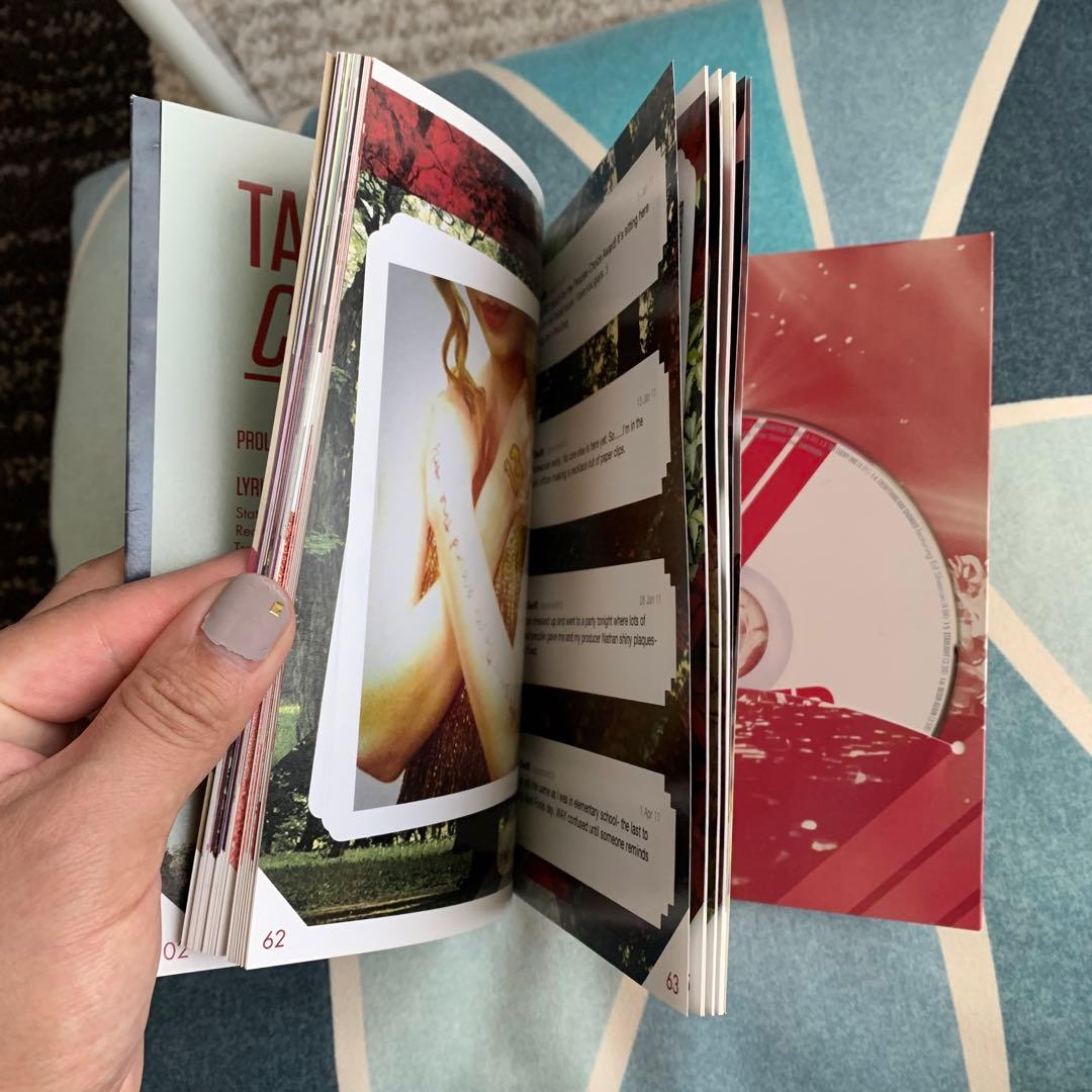 RED Taylor Swift フォトブック付き 限定版 - メルカリ