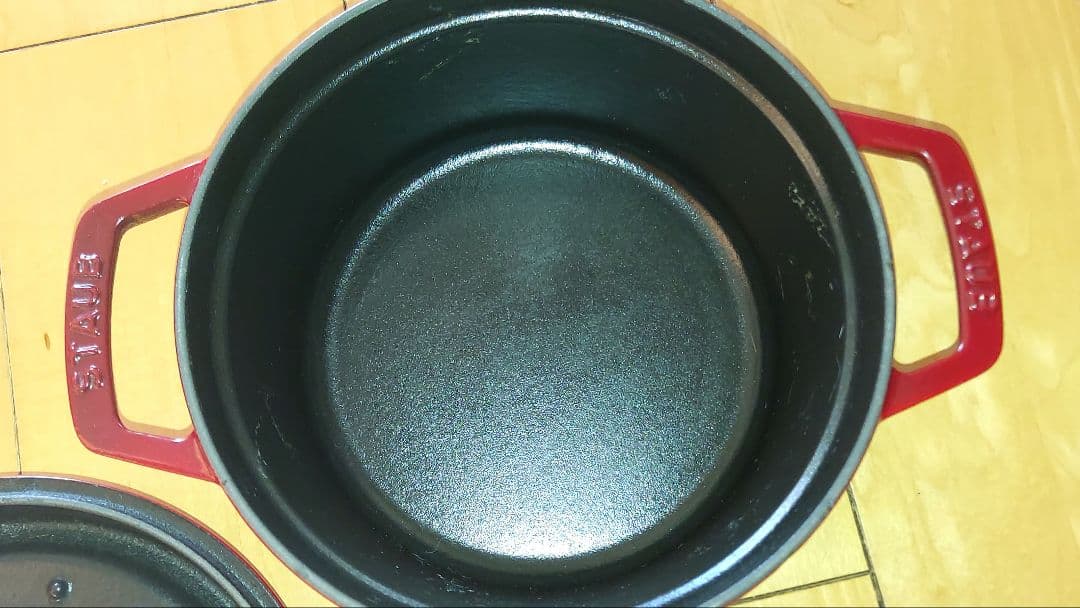 【美品】ストウブ ピコ ココット ラウンド チェリー 20cm