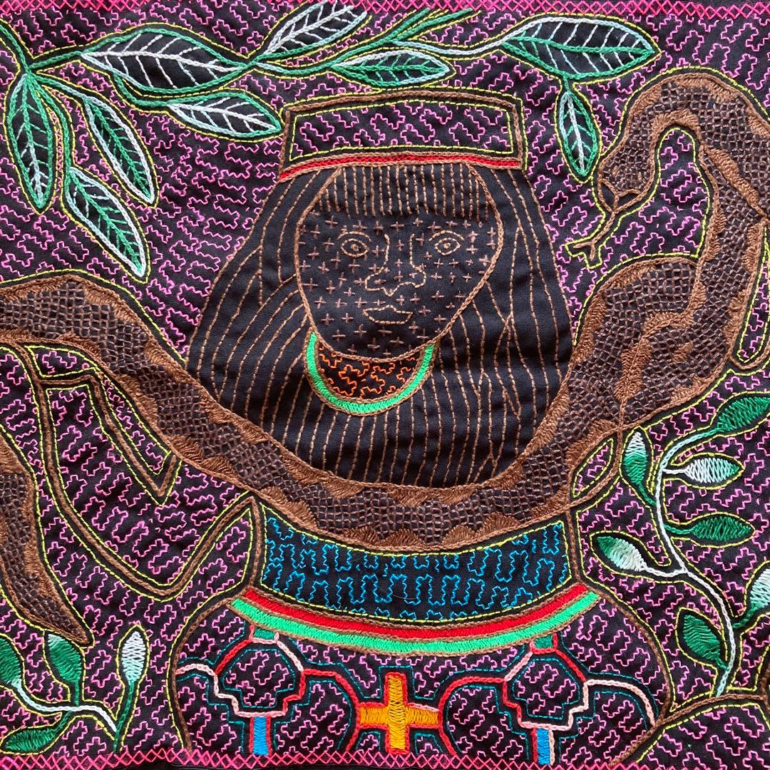 アヤワスカ　シピボ族　ハンドメイド　刺繍