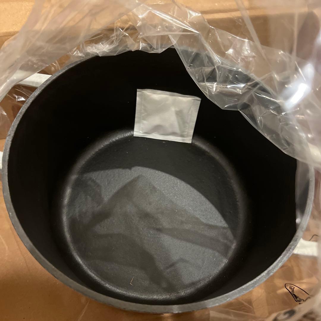 LAVA ラウンドキャセロール20センチ　ストウブ