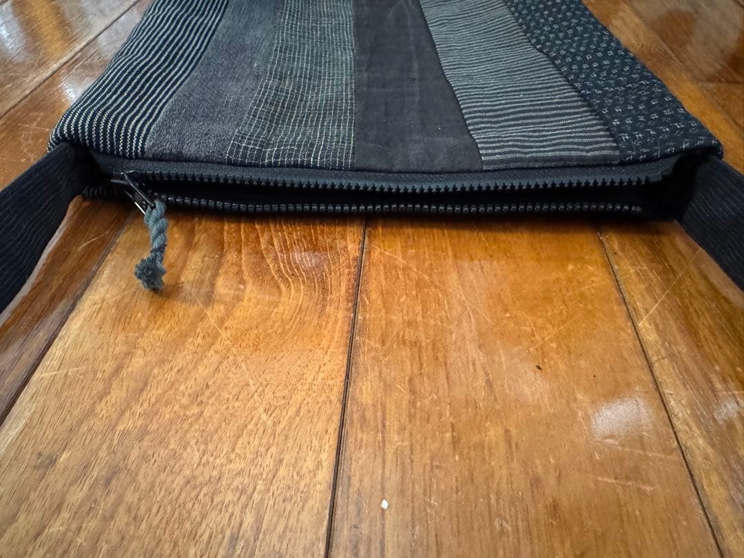 未使用美品 着物の布地を再利用したパッチワーク サコッシュ