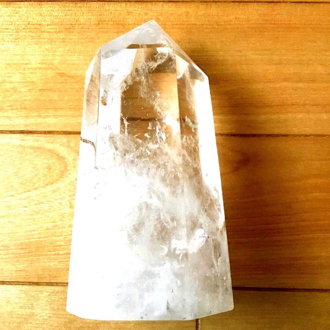 天然水晶　大きめ水晶ポイント750g ブラジル産天然石　パワーストーン　置物