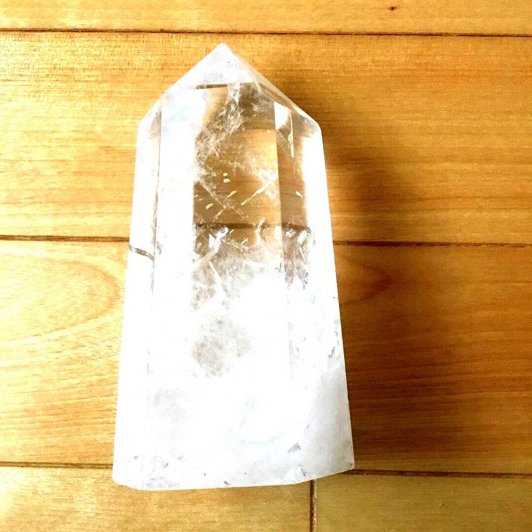 天然水晶　大きめ水晶ポイント750g ブラジル産天然石　パワーストーン　置物