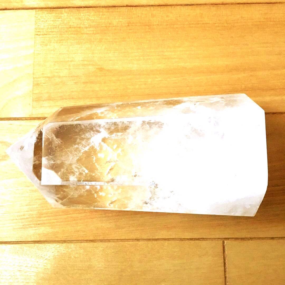 天然水晶　大きめ水晶ポイント750g ブラジル産天然石　パワーストーン　置物